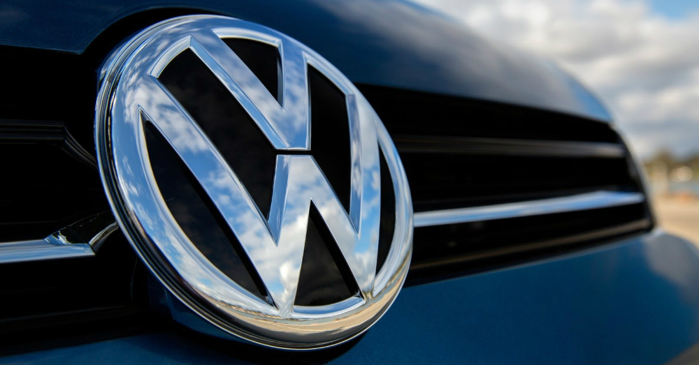 04.09.16 - Volkswagen Logo