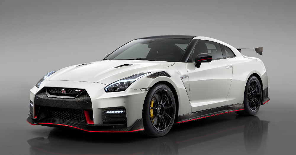 Nissan GT-R - Nissan Makes an Awesome Sports Car